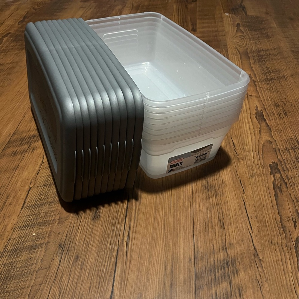 Set of ten containers